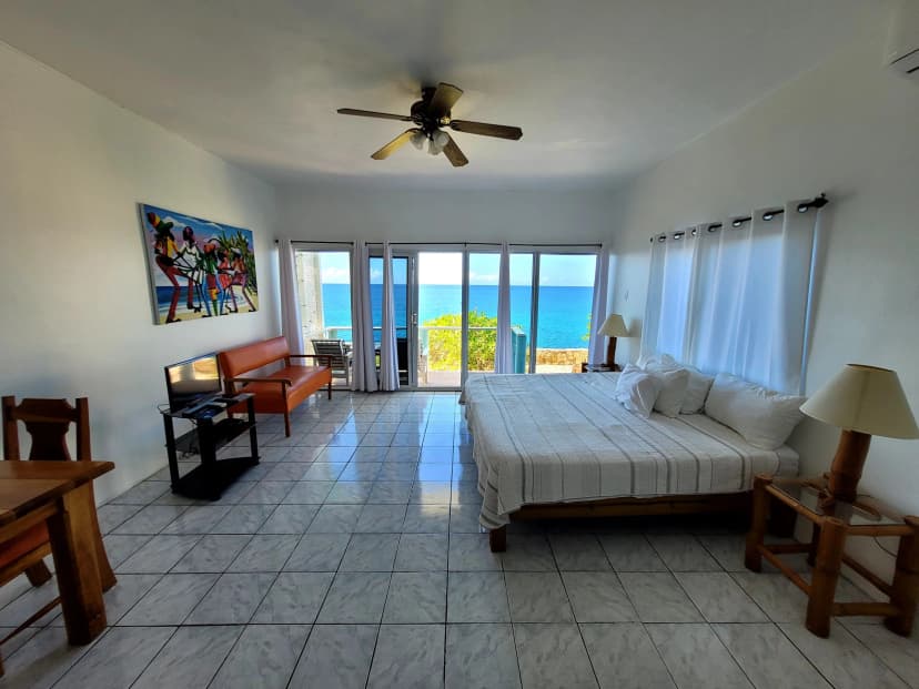 Cliffedge Suite: Room 15 (Lower Level)
