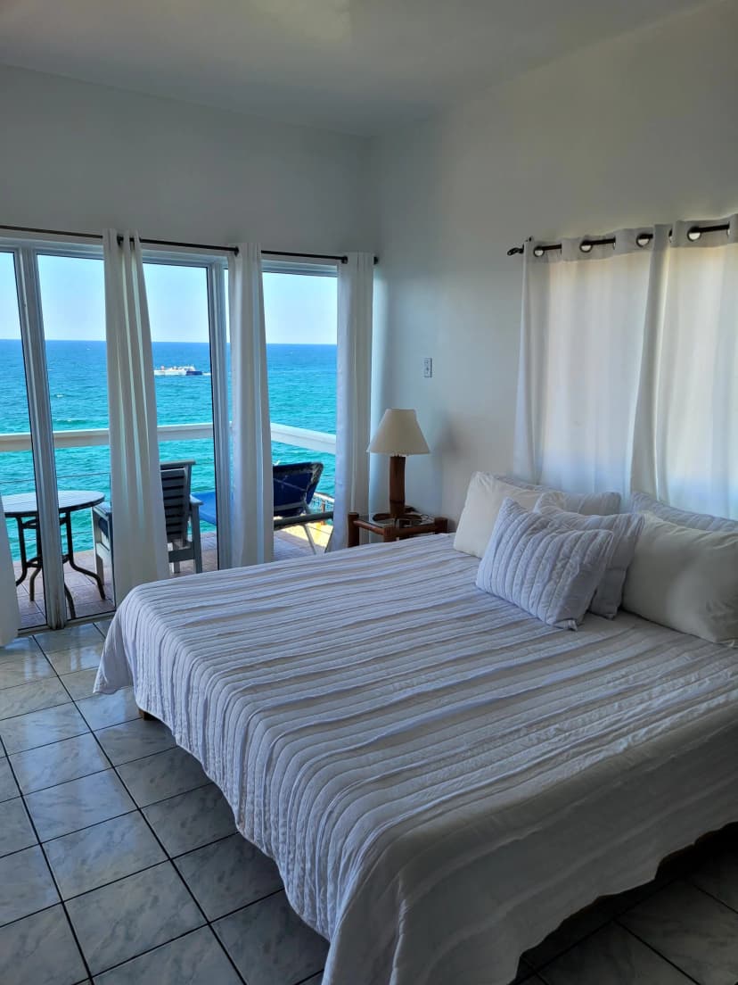 Cliffedge Suite: Room 16 (Upper Level)