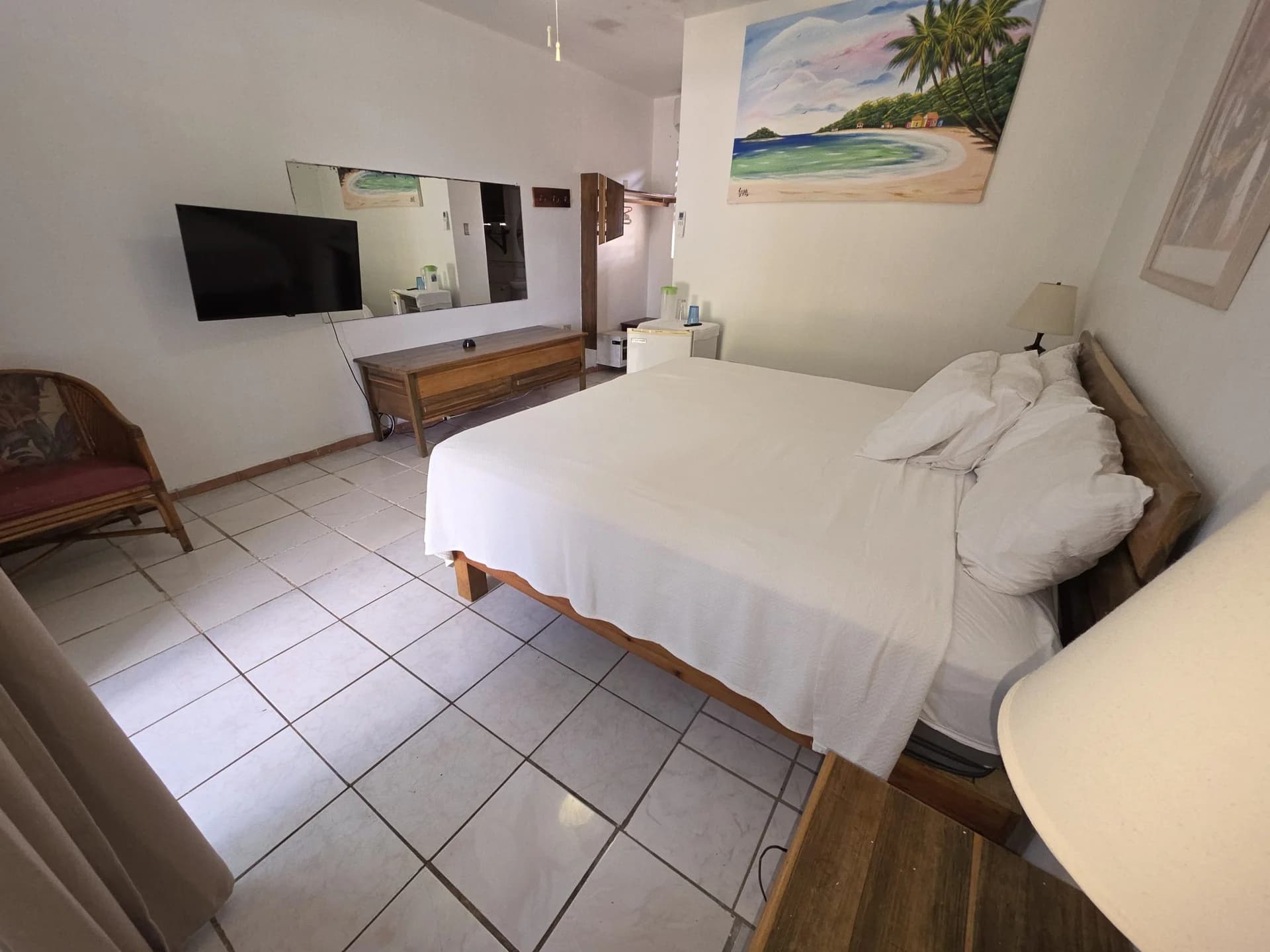 Seaview Deluxe (King): Room 7