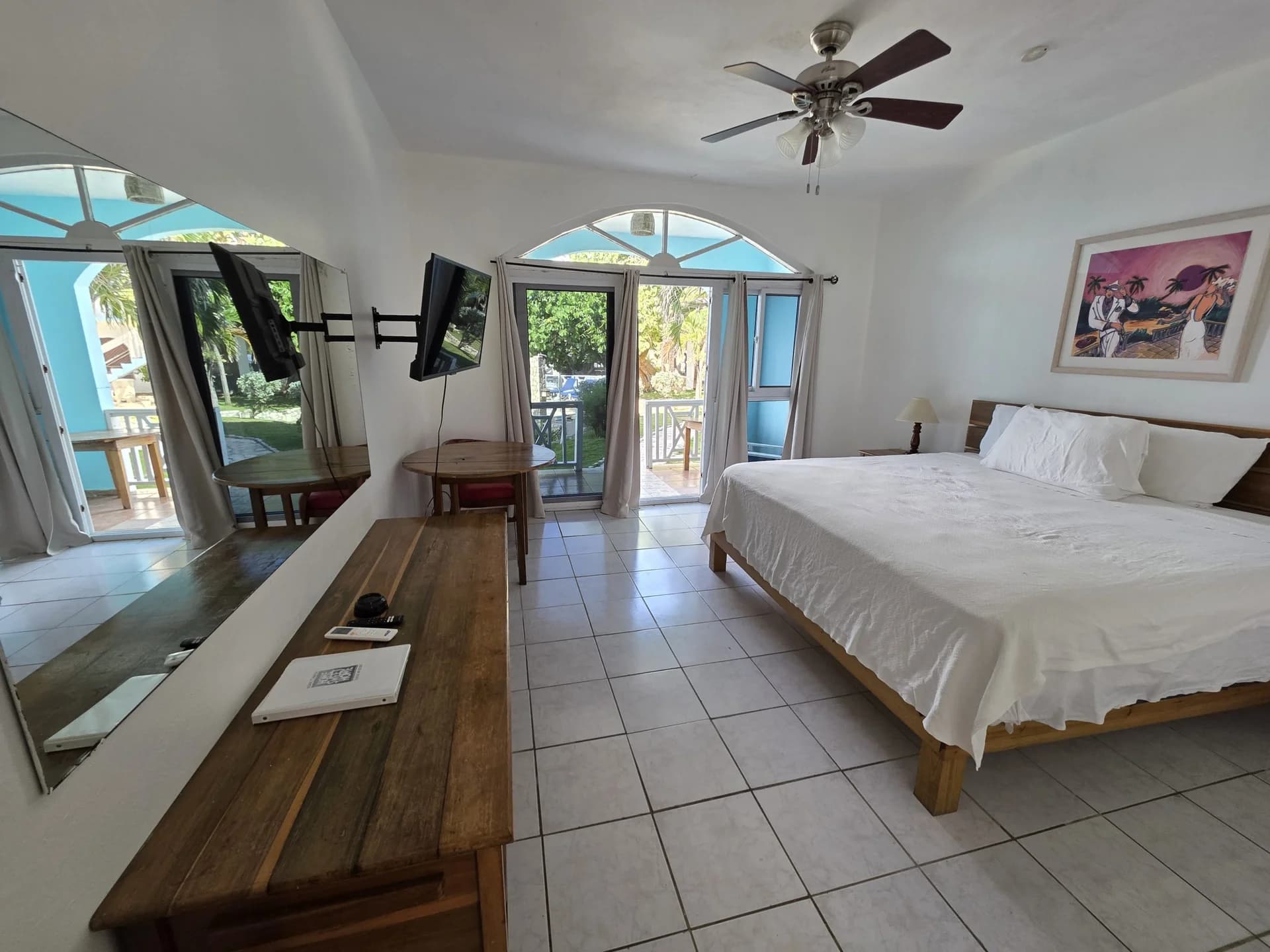 Seaview Deluxe (King): Room 9