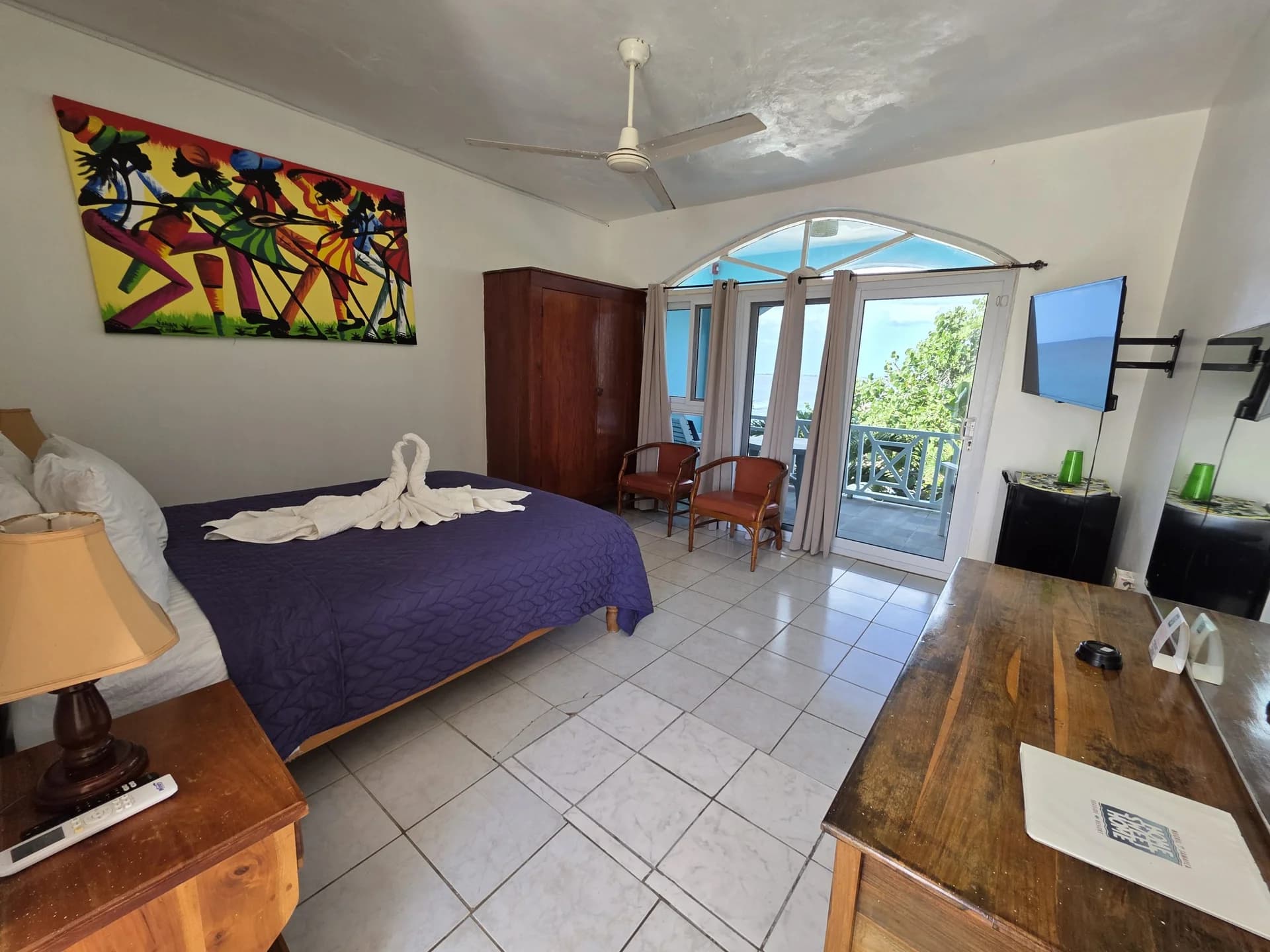 Seaview Deluxe (Queen): Room 8